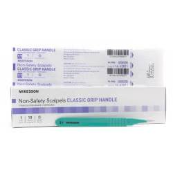 Scalpel McKesson No. 11 Stainless Steel/Plastic Classic Grip Handle Sterile Disposable